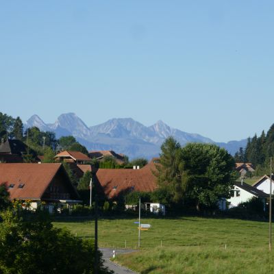 077 Ein herrlicher Sonntagmorgen nimmt seinen Anfang 